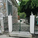 Oneiropetra Luxury House