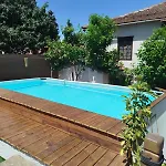 Oneiropetra Luxury House