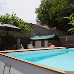 Oneiropetra Luxury House