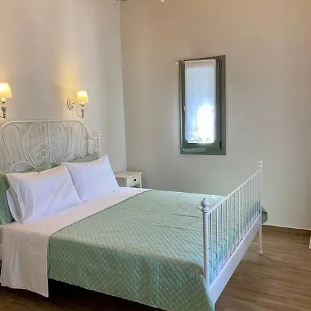 Oneiropetra Luxury House