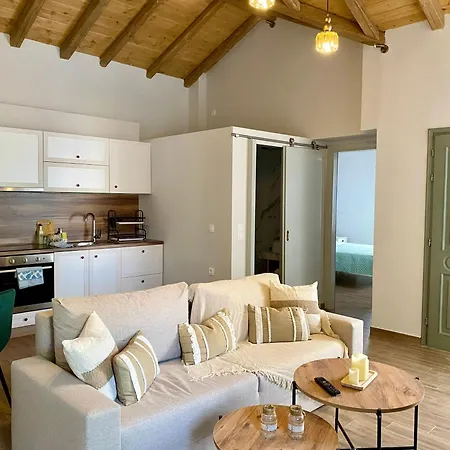 Oneiropetra Luxury House