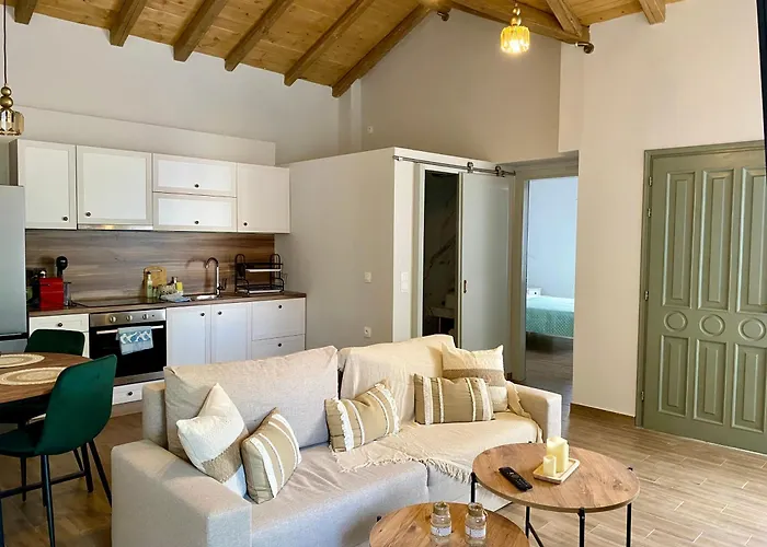 Oneiropetra Luxury House