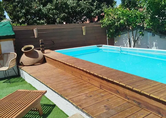 Oneiropetra Luxury House