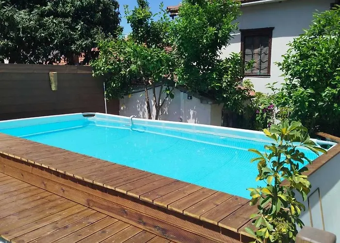 Oneiropetra Luxury House