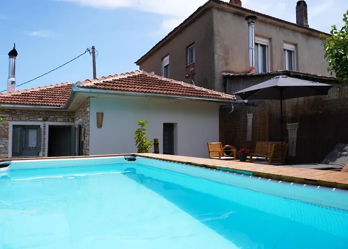 Oneiropetra Luxury House